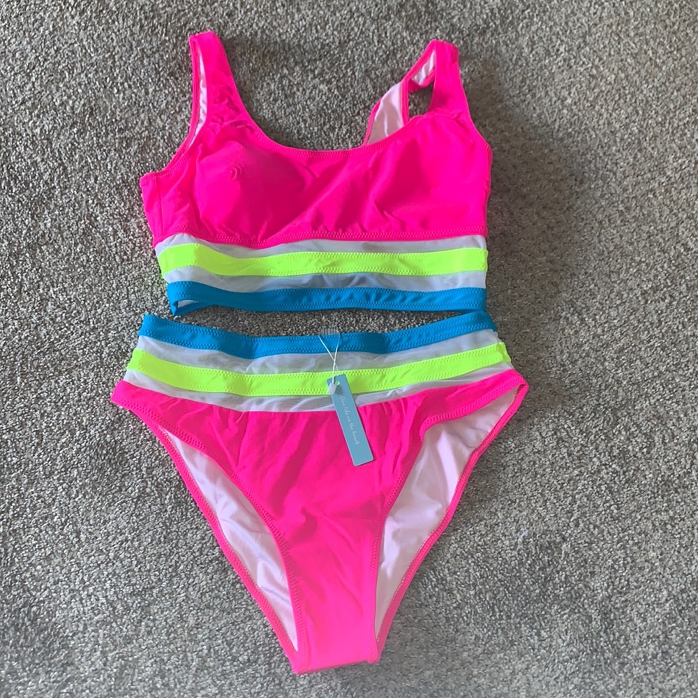 Bikini with high waisted bottoms